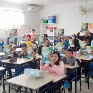 Cartilha “Mirinzinho no Mundo Encanado” leva informações sobre meio ambientes para crianças de São Francisco do Sul